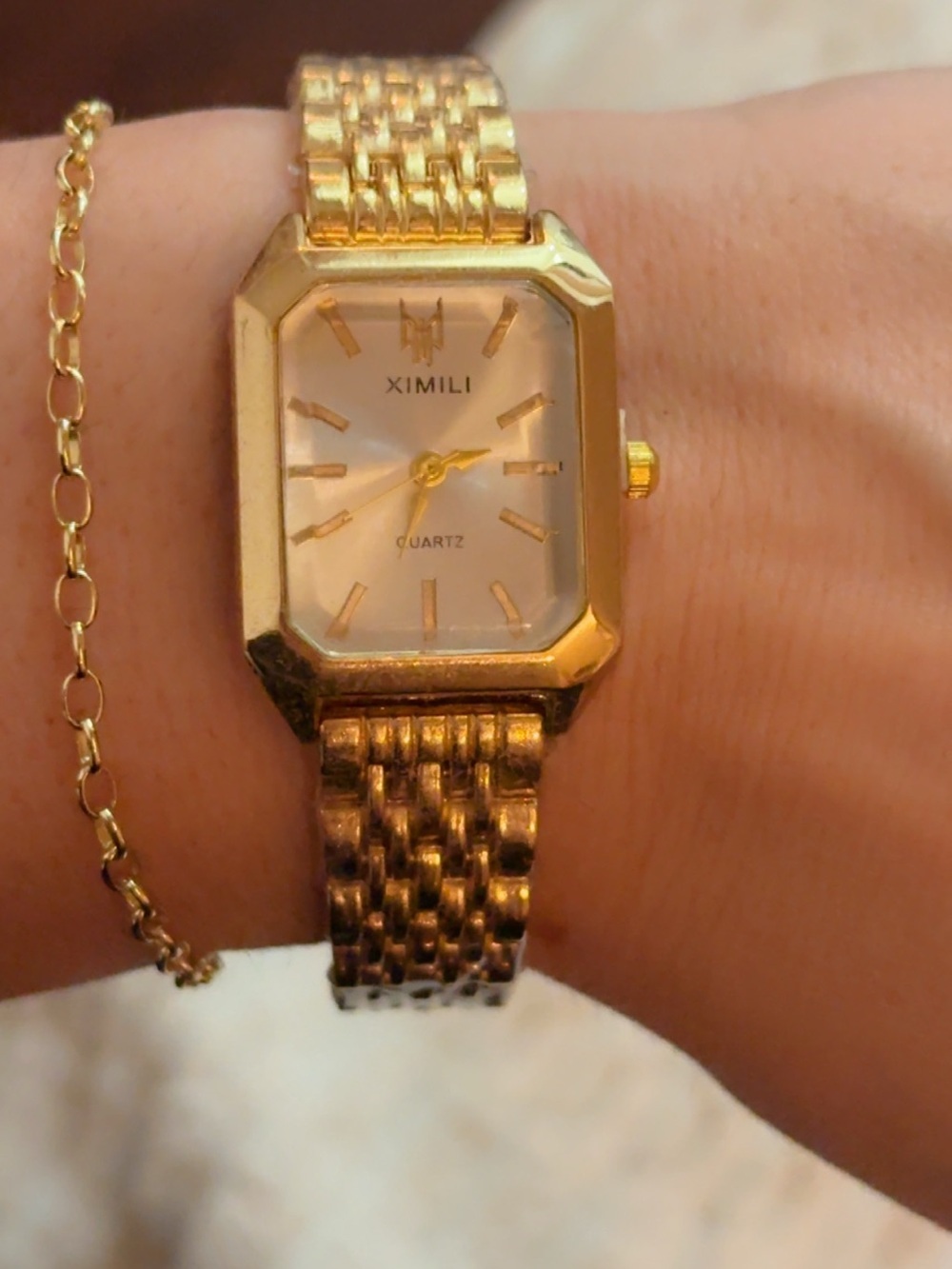Women's Gold Rectangular Bracelet Watch - Timeless Chic - Picture 9 of 12